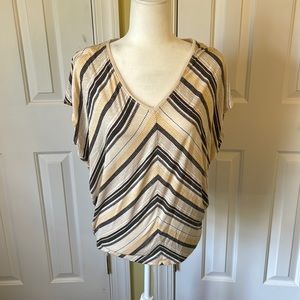 White House Black Market jet setter tee size medium